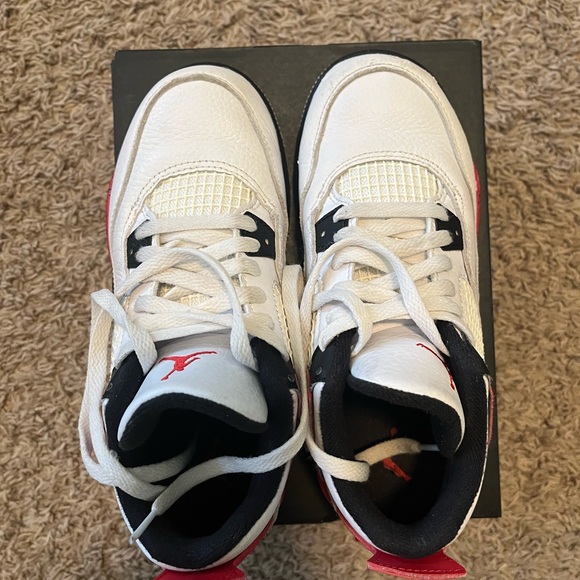 Jordan 4 Retro (PS) size 3Y White and Red Sneakers - Picture 5 of 6